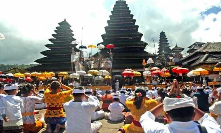 Asal Mula Filosofi Tri Hita Karana: Sejarah, Makna, dan Relevansinya dalam Kehidupan Modern