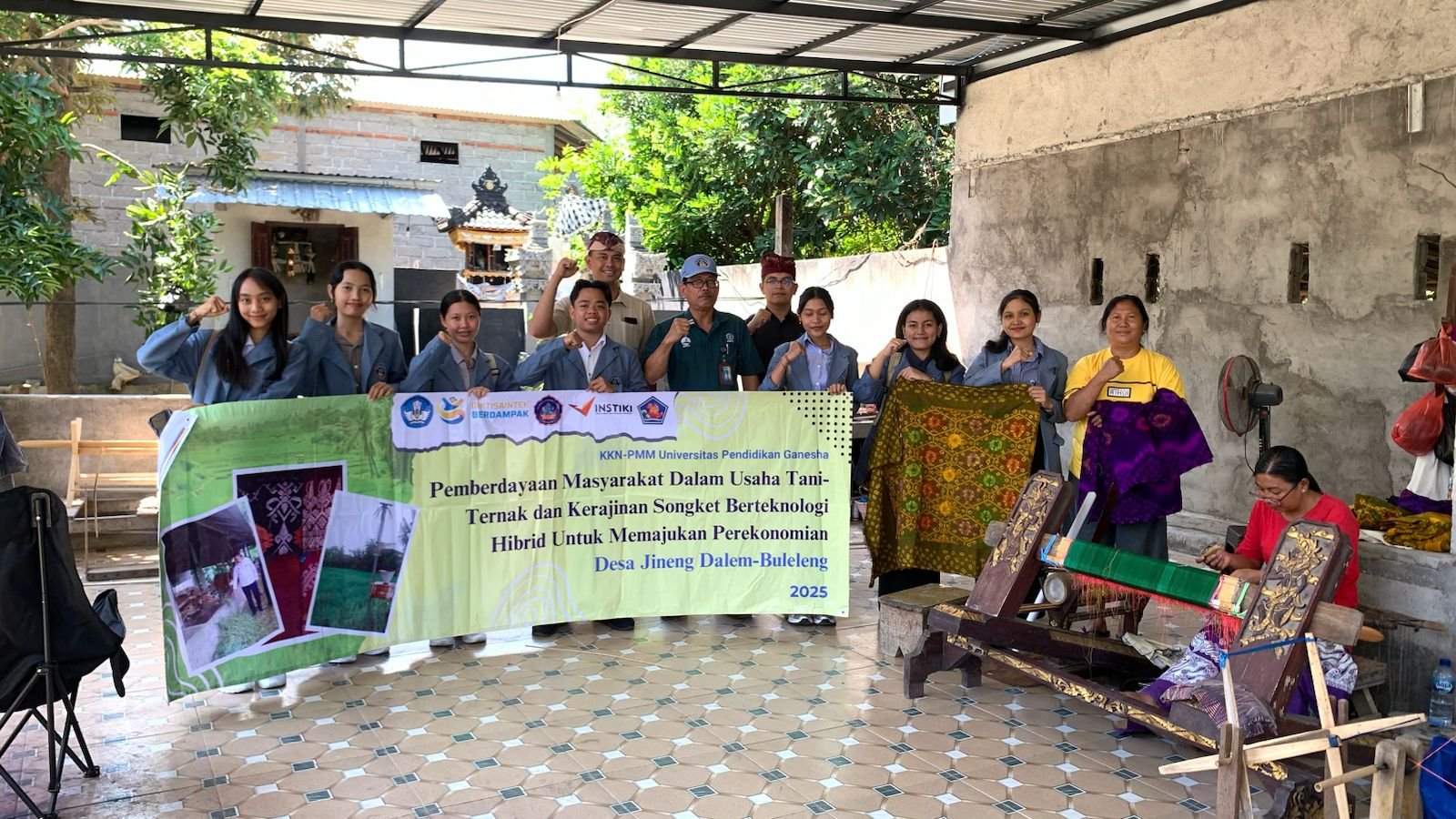 UNDIKSHA DAMPINGI KELOMPOK PENGRAJIN SONGKET DI DESA JINENGDALEM MELALUI PROGRAM KKN-PMM